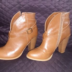 Gomax Ankle Boots: TAN AND BLACK SEE PIX ALL